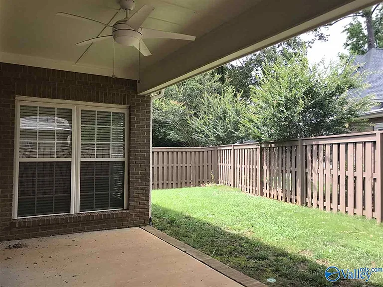 153 Canterbury Dr — Photo 14