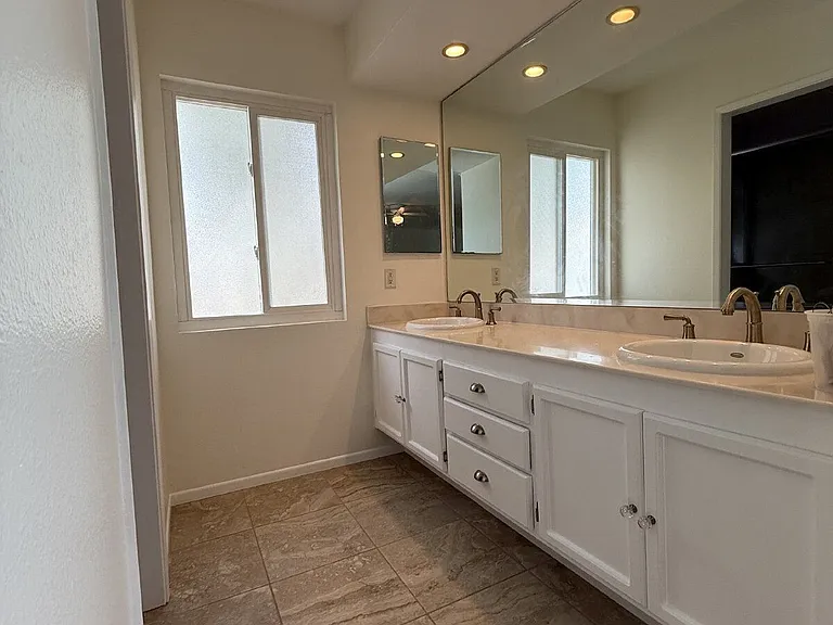 2604 Jacaranda Ave — Photo 17