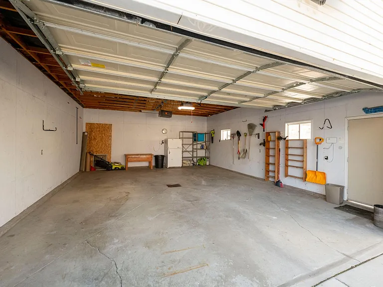780 E Loveland Ave — Photo 20