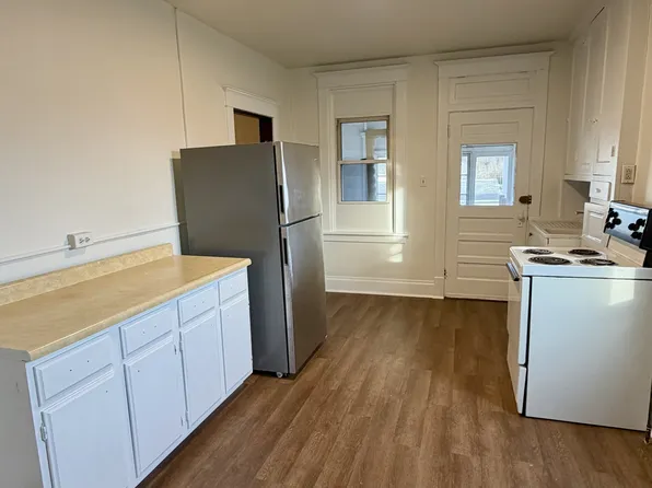 118-122 N 4th St, Youngwood, PA 15697