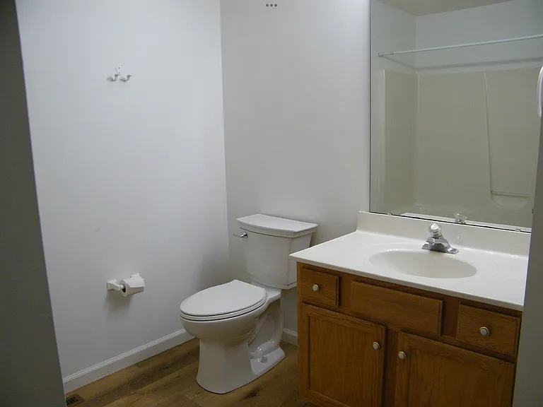 314 E Walnut St — Photo 11