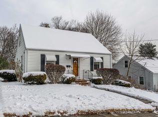37 Robert St, Hamden, CT 06514