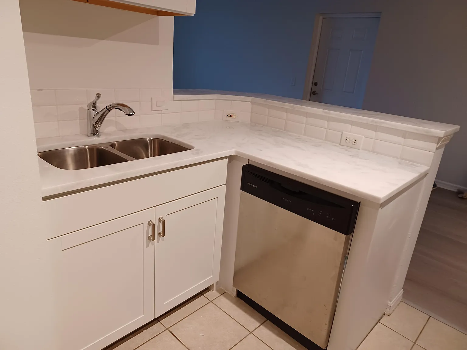 1 bed, 1.0 bath, 793 sqft, $1,850 — Photo 2
