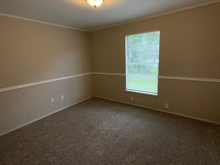 2717 Tina Ln — Photo 12