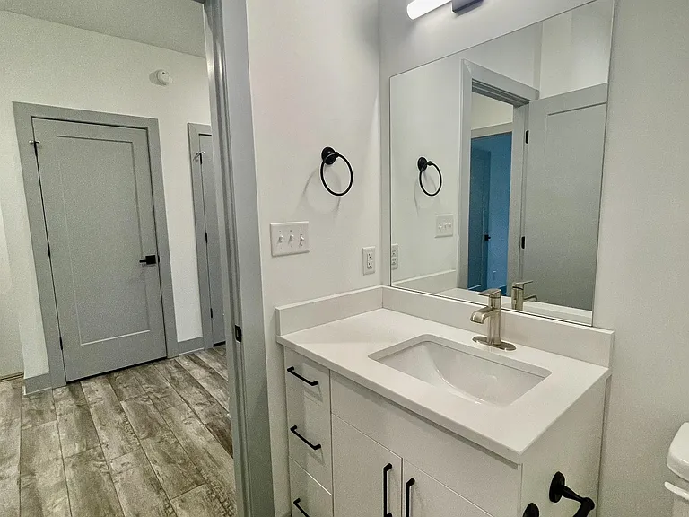 420 Breezewood Dr #107 — Photo 7