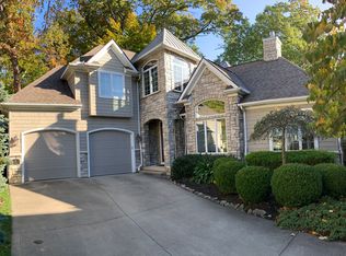 5 Creek Rdg, Rocky River, OH 44116
