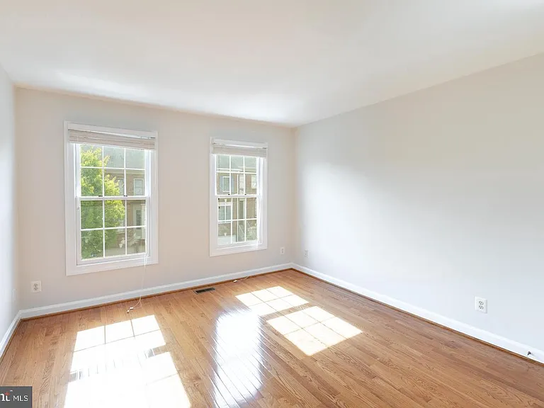 9588 Lagersfield Cir — Photo 24