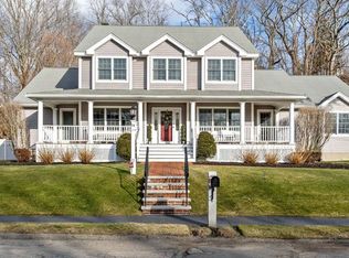 14 Hiawatha Rd, Woburn, MA 01801