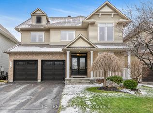 414 Fairlakes Way, Ottawa, ON K4A0L1