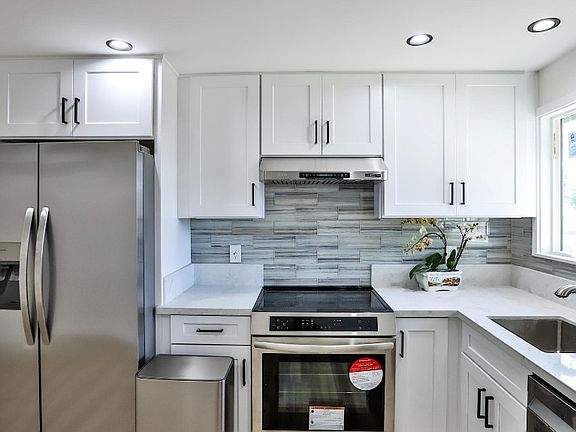3rd image of 15046 Drake Ln #1