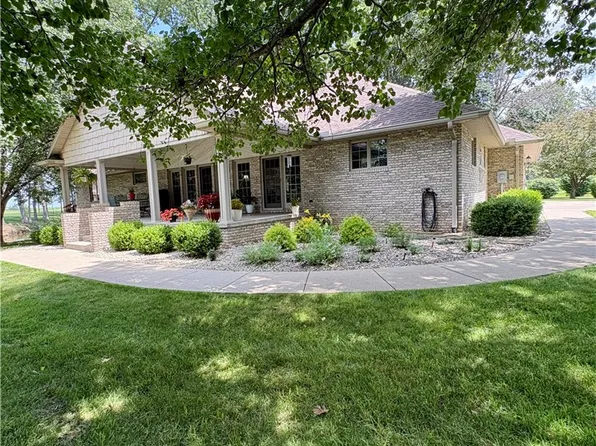 11411 Red Bud Ln, Paris, IL 61944