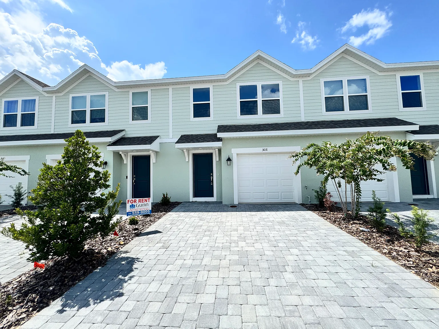 Unfurnished 3/2.5 Townhome In Tavares — Photo 1