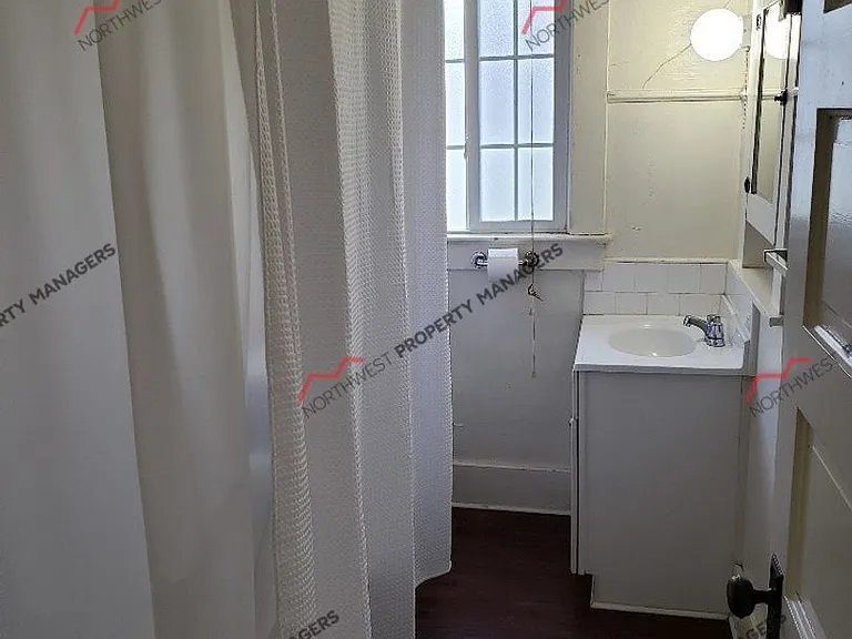 914 N Tower Ave — Photo 18
