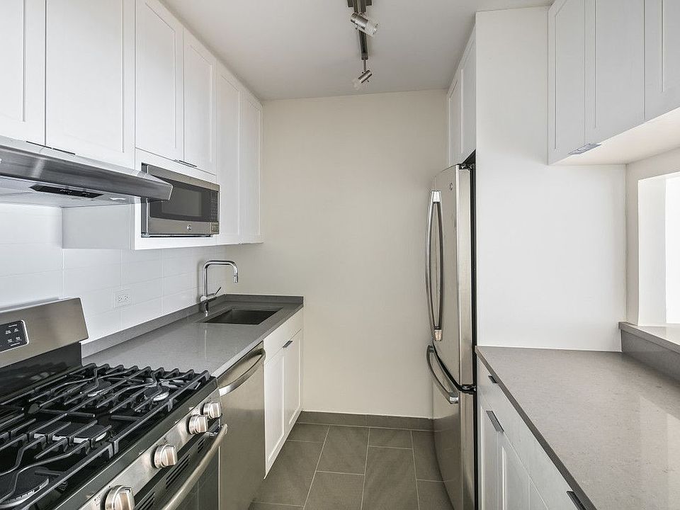 1st image of 1 Columbus Pl APT S36h