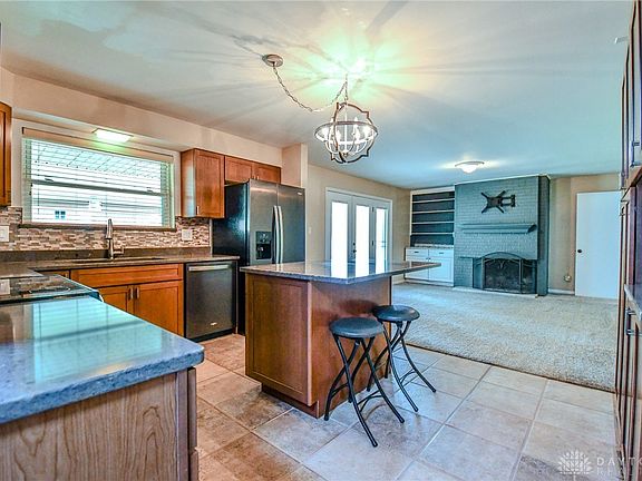 4th image of 2423 Tennyson Dr