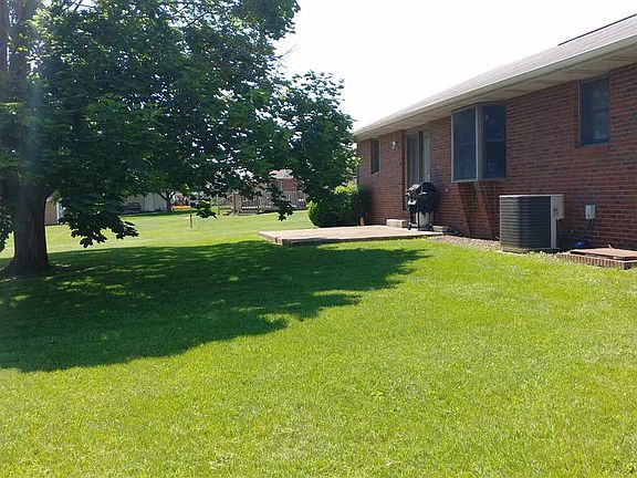 2nd image of 413 Persimmon Dr