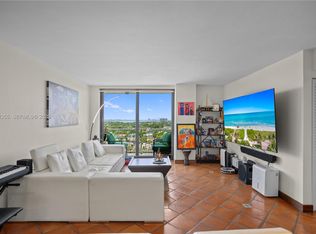 Vecinos Del Mar, North Miami, FL 33181