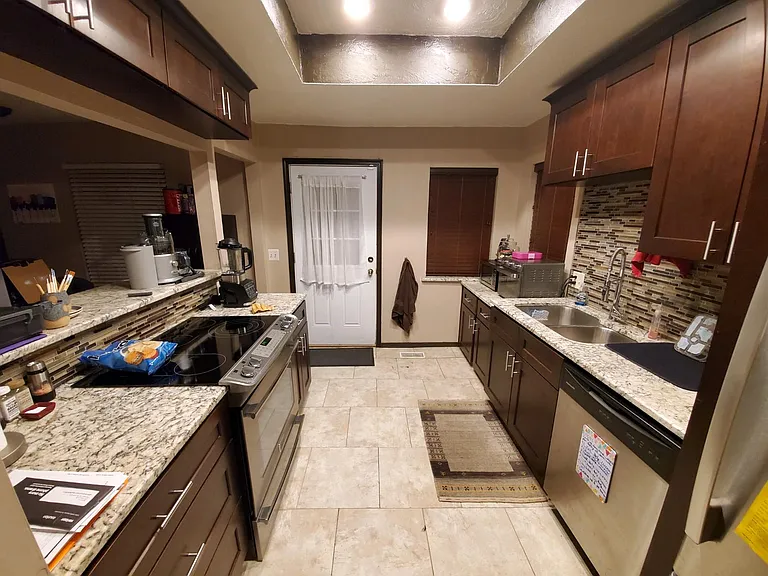 2757 Clermont Pl — Photo 3