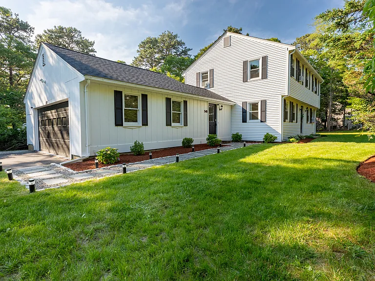 549 S Orleans Rd — Photo 1