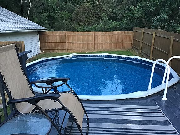 Deck & pool