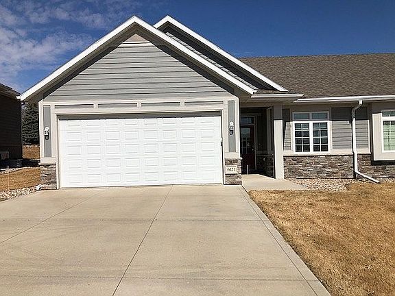 2nd image of 6421 Golfview Pl