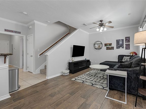 3rd image of 428 Forest Dr