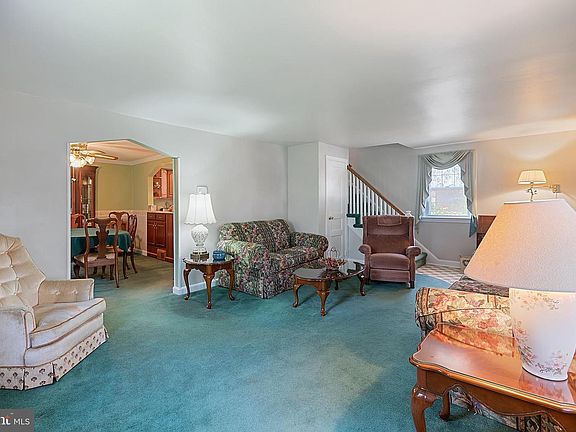 4th image of 606 Glenfield Ave