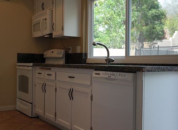 5th image of 14734 Penasquitos Dr