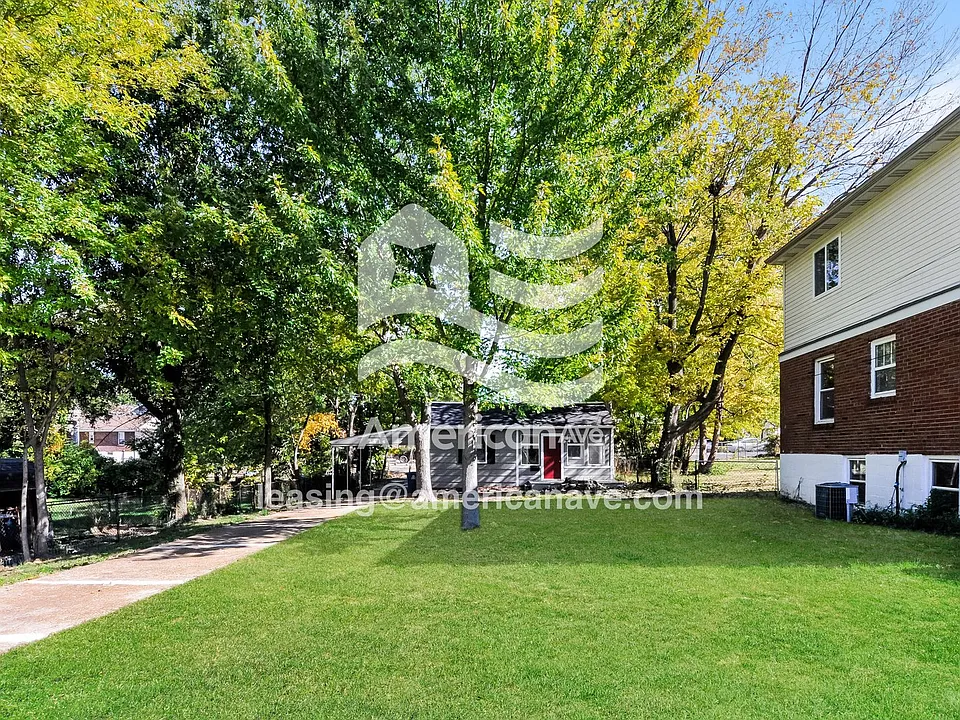 2414 Gass Ave