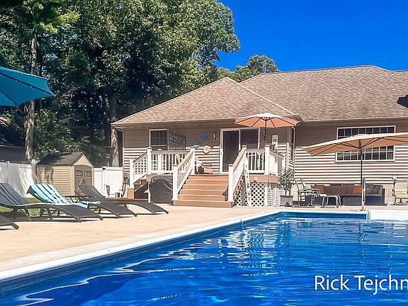 3rd image of 2055 Rambling Oak Dr