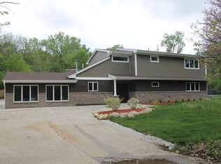 19 N Woodland Trl, Palos Park, IL