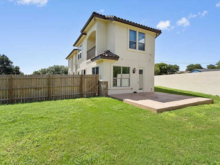 1614 Cedar Bend Dr — Photo 32