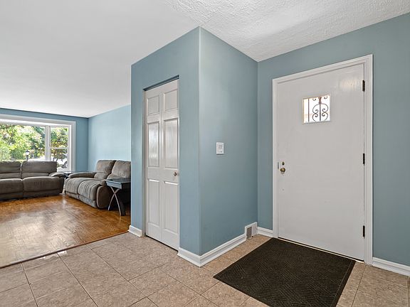 4th image of 6439 N Drake Ave