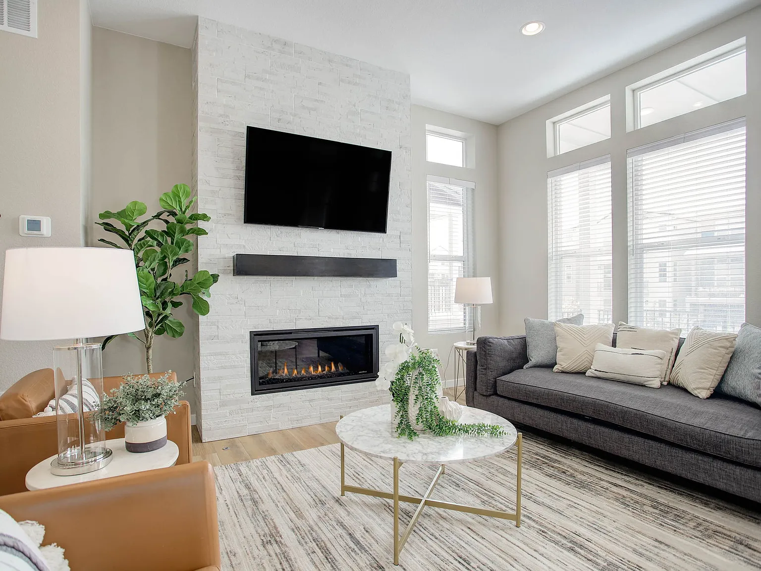 3 bed, 2200 sqft, $3,200 — Photo 4