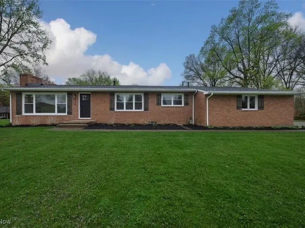 426 Oakpark St NW, North Canton, OH 44720