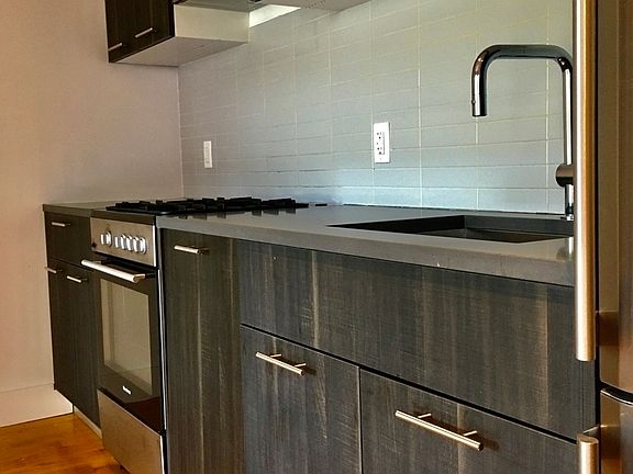 4th image of 169 Graham Ave #403A