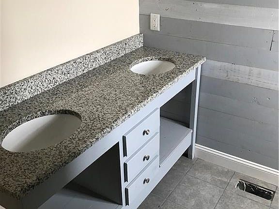 4th image of 251 Chapelwood Cir