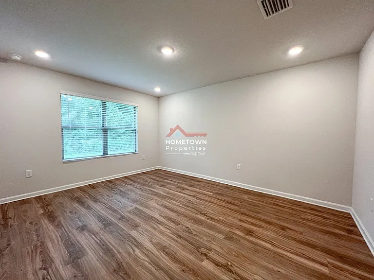 6351 Burrow Ln — Photo 10