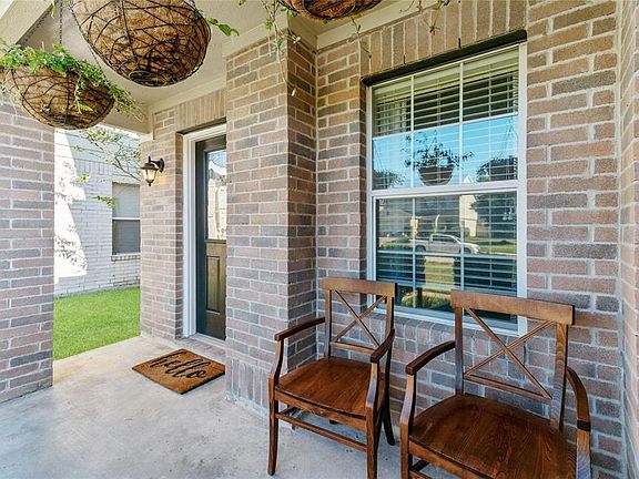 4th image of 8138 Sanders Forest Ct