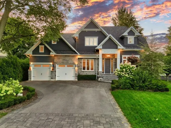 647 Cedar Ave, Burlington, ON L7T 2R4
