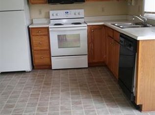 2214 Valley Creek Run, New Haven, IN 46774