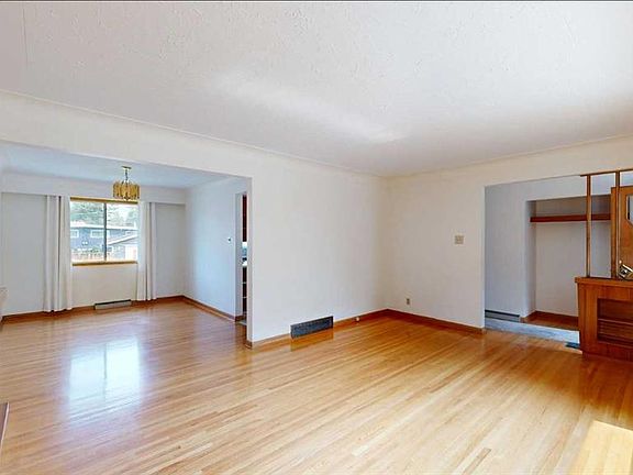 5th image of 712 S 55th Ave SW