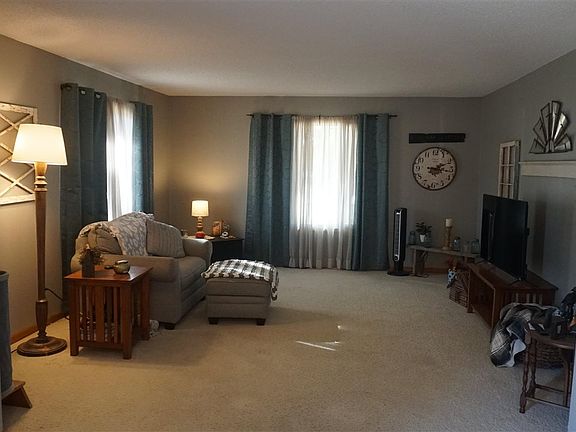 2nd image of 102 Rice St
