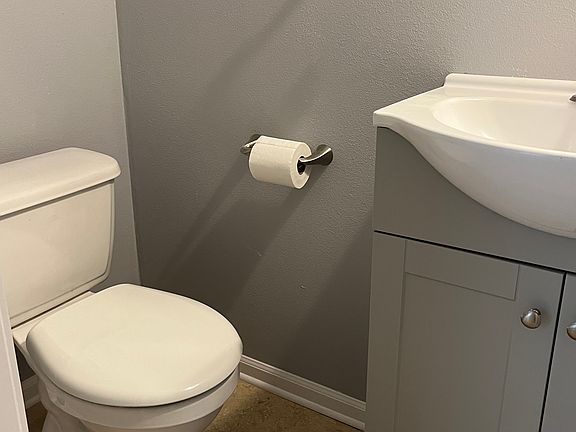 Downstairs 1/2 Bath