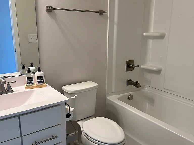 221 Pryor Dr — Photo 18