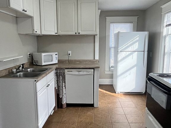 2nd image of 1306 S Westnedge Ave