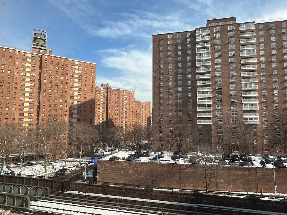 1st image of 3133 Broadway APT 18