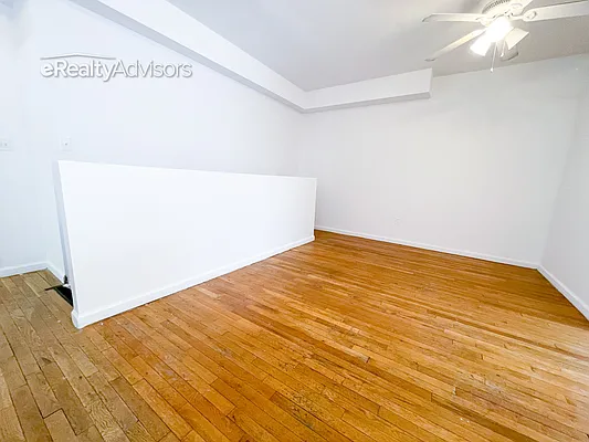 Rented by eRealty Advisors USA Inc | media 5