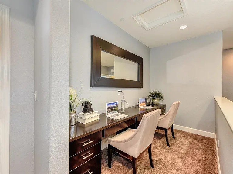 916 Lyon Pl — Photo 8