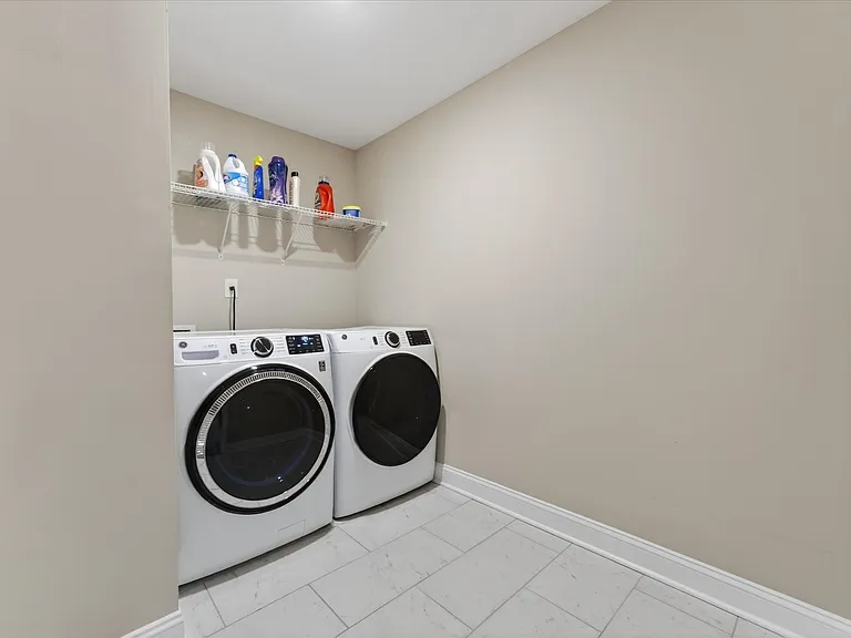 2361 Bridgeport Way — Photo 31